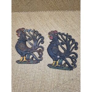 VTG Cast Iron Rooster Wall Plaques Pair Painted Country Farmhouse Kitchen Decor